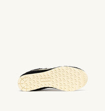 Load image into Gallery viewer, Windspin Low Trainers in Suede/Leather/Black/Rutabaga
