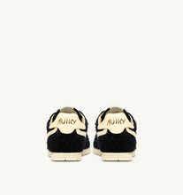 Load image into Gallery viewer, Windspin Low Trainers in Suede/Leather/Black/Rutabaga

