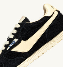 Load image into Gallery viewer, Windspin Low Trainers in Suede/Leather/Black/Rutabaga
