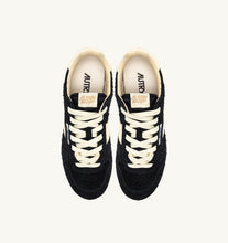 Load image into Gallery viewer, Windspin Low Trainers in Suede/Leather/Black/Rutabaga

