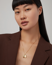 Load image into Gallery viewer, Sundra Pendant Necklace in Gold
