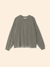 Load image into Gallery viewer, Honor Sweatshirt in Asphalt
