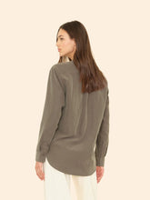 Load image into Gallery viewer, Beau Shirt in Dusty Army
