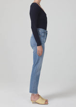 Load image into Gallery viewer, Daphne Crop Jeans in Pegasus
