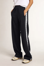 Load image into Gallery viewer, Star W&#39;s Joggings Dorotea in Dark Blue/White
