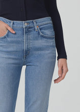 Load image into Gallery viewer, Daphne Crop Jeans in Pegasus
