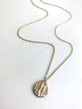 Load image into Gallery viewer, Maxi Melt Necklace in Gold
