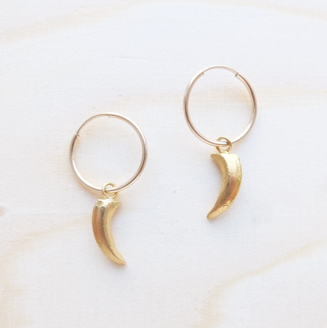Claw Hoops Earrings in Gold