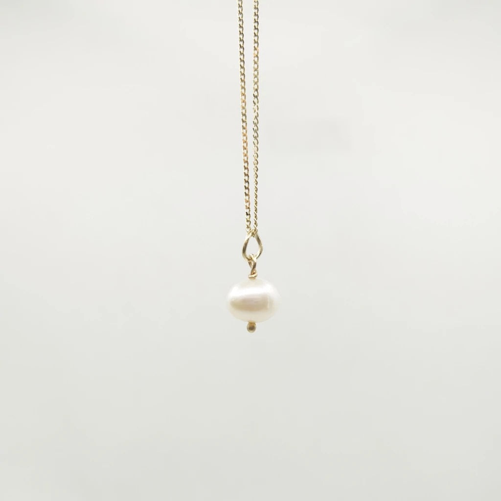 Gemstone Pearl Necklace in Gold