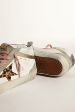 Load image into Gallery viewer, Mid Star Trainers in White/ Beige/ Brown
